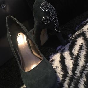 Reba ❤️ high heels